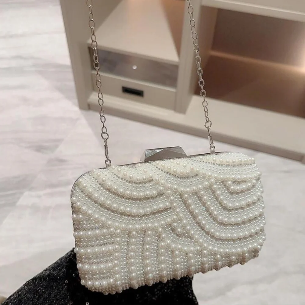 💎 Embellished Clutch 💎 - Picture 4 of 7